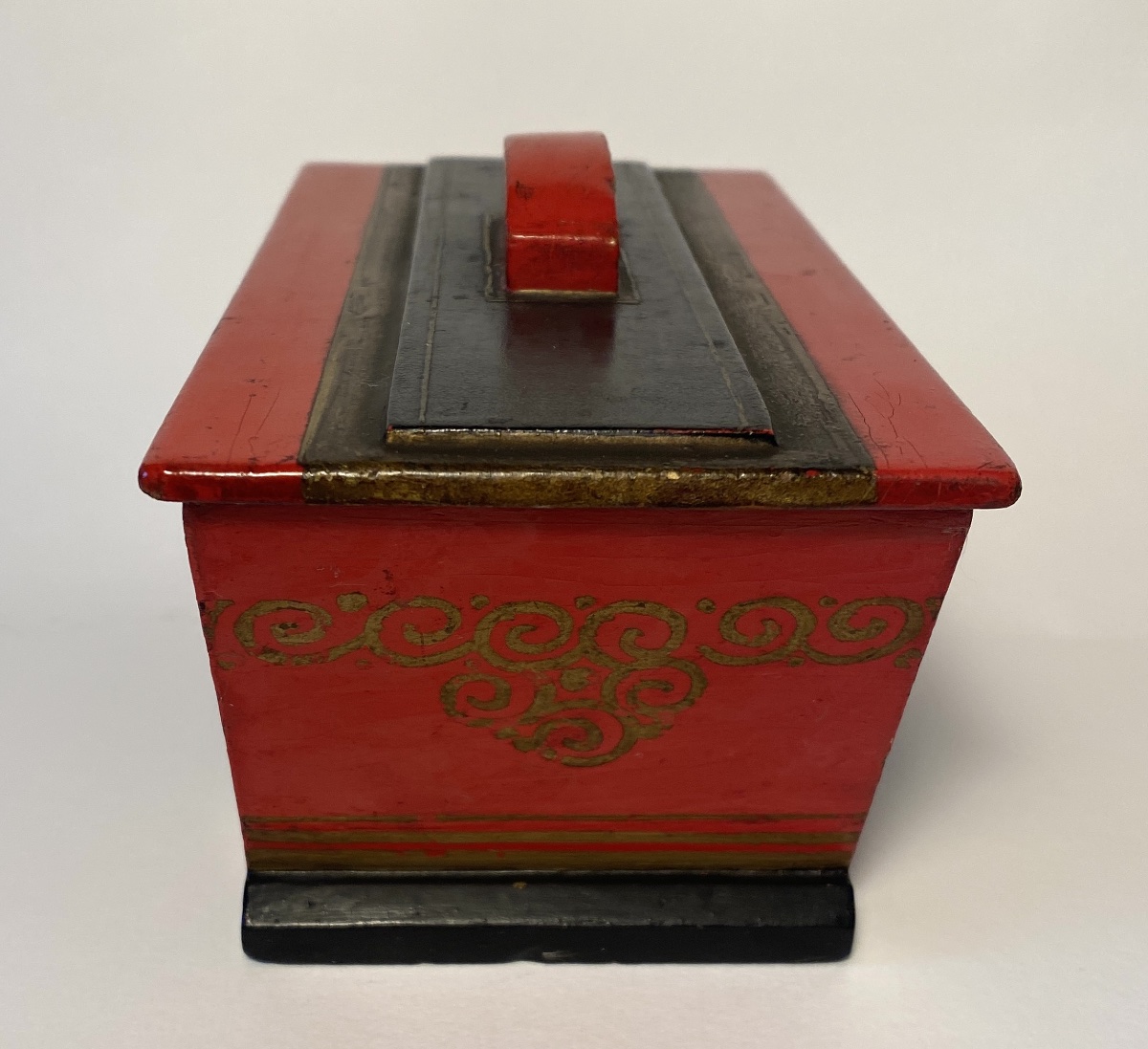 Small Painted Art Deco Wooden Box. Japanese-style Decoration. -photo-1