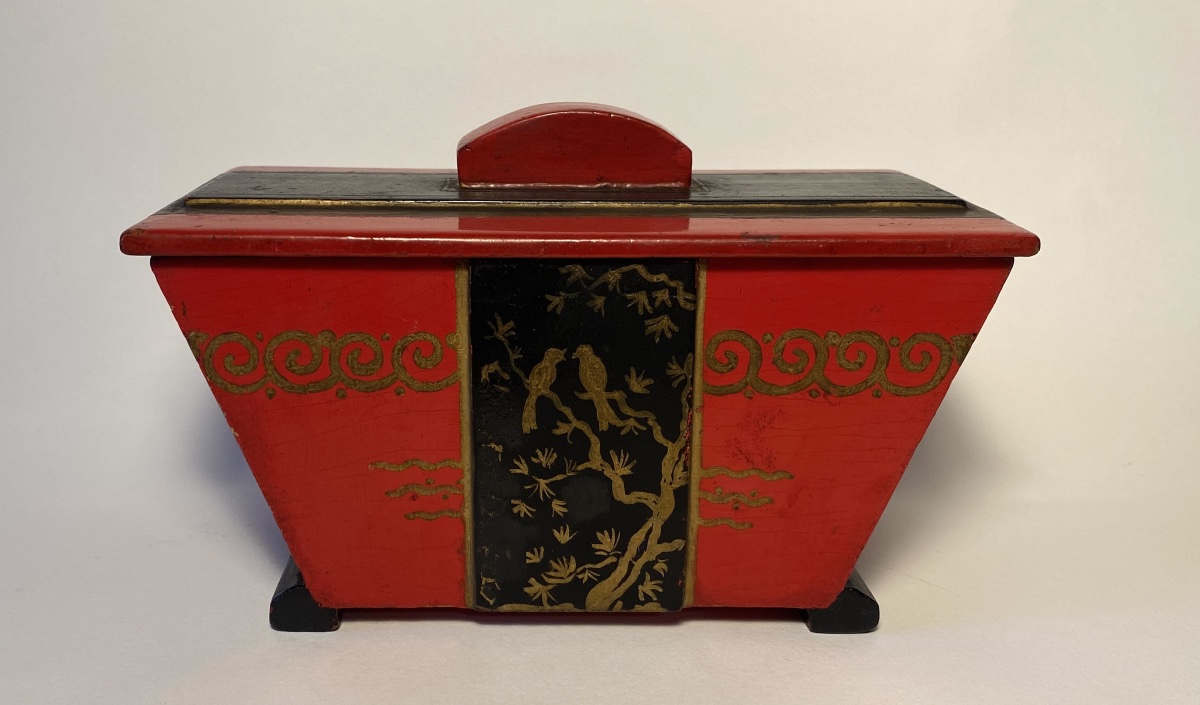 Small Painted Art Deco Wooden Box. Japanese-style Decoration. 
