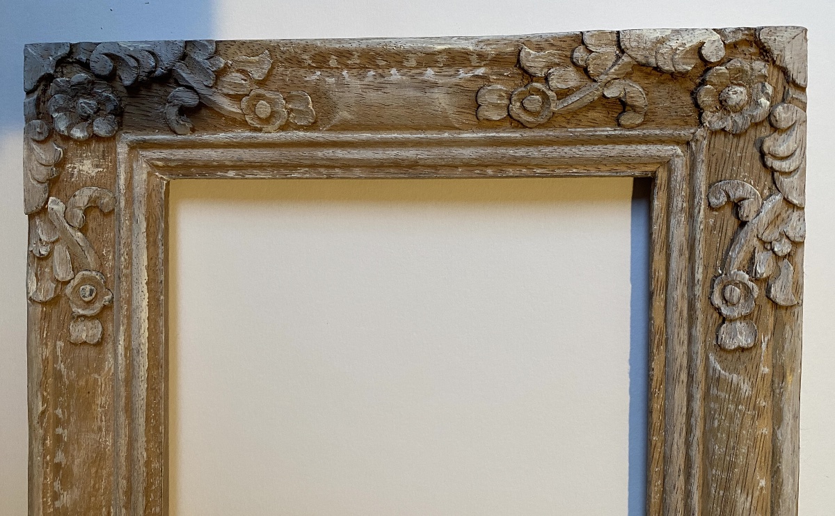 20th-century Carved And Whitewashed Wooden Frame. Floral Relief Design. -photo-1