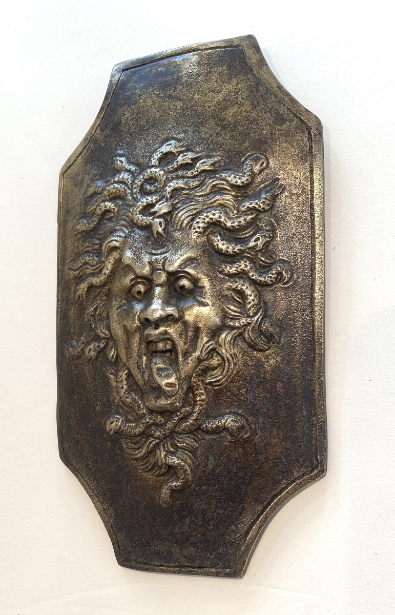 Large 19th-century Bronze Wall Sconce. Decorative Bas-relief. Head Of Medusa. -photo-2
