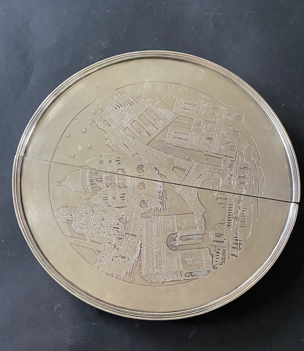 Expandable Silver-plated Metal Trivet. France, Early 20th. Engraved With Parisian Monuments -photo-2