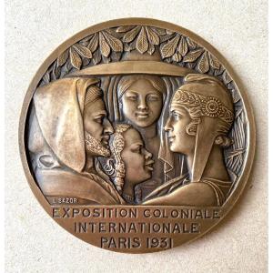 Colonial Exhibition 1931. Bronze Medal. Louis Bazor.