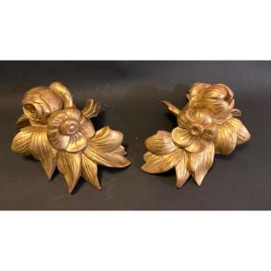 Pair Of 19th Century Decorative Elements In Carved And Gilded Wood. Flowers. 