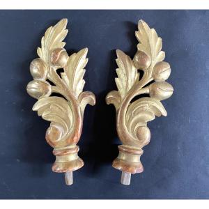 Paire D’éléments Décoratifs En Bois Sculpté Et Doré XIXème.  Motif Végétal. 