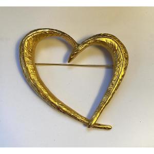 Christian Lacroix. 20th Century Gold-plated Metal Brooch. Heart. 