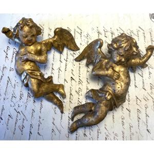 Pair Of Cherubs And Putti In Carved And Gilded Wood, 18th Century.