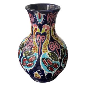 Marc Giger. Sucy en Brie. Grand vase en céramique milieu XXème. Décor émaillé.