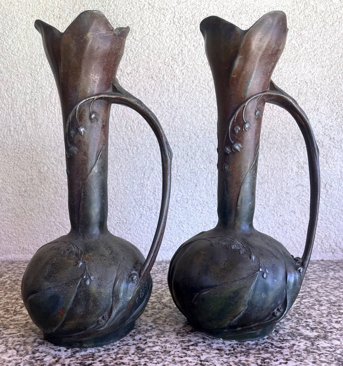 Paire de vases aiguières  signés Chalon  Art Nouveau muguet