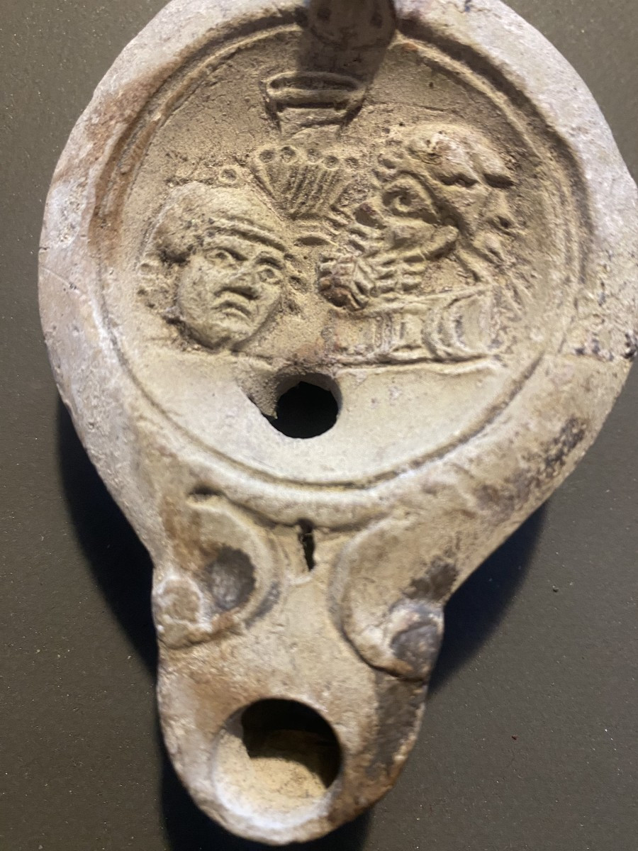 Antique Oil Lamp From The Roman Era-photo-1