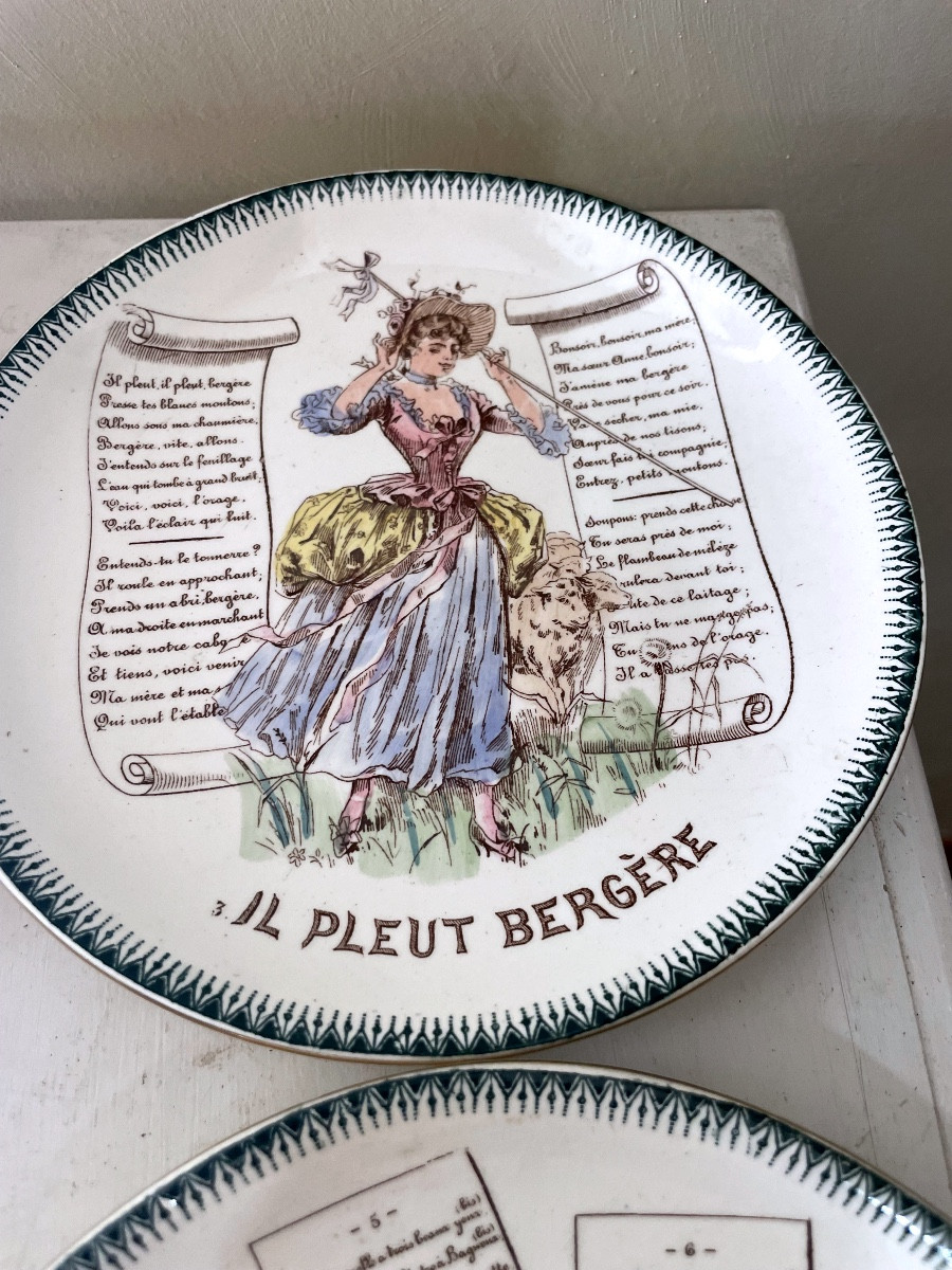 Série de douze assiettes parlantes "Chansons Françaises "  Choisy Le Roi terre de fer -photo-7