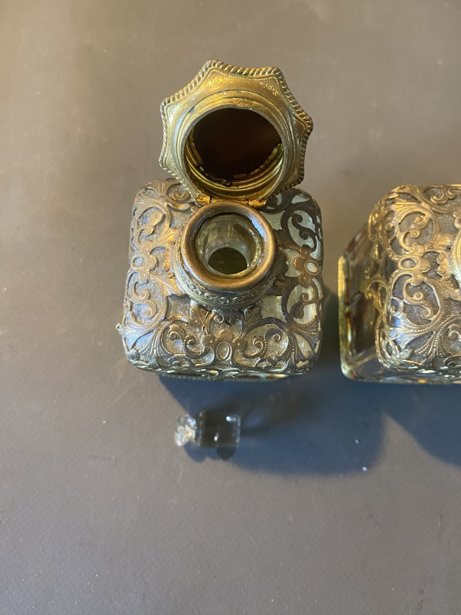 Two Crystal Perfume Bottles Covered With A Brass Mesh, 19th Century, Napoleonic Period-photo-2