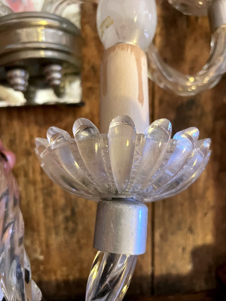 4 Twisted Glass Sconces On A Mirror Background-photo-3