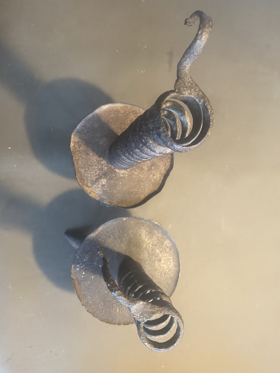 Deux rats de cave en fer forgé époque XVIII siècle pieds en forme de coeur et de pique-photo-8