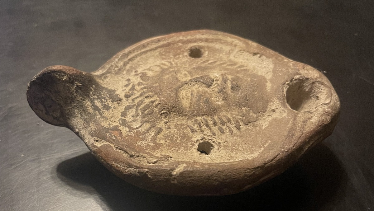 Lampe à huile romaine en terre cuite -photo-1