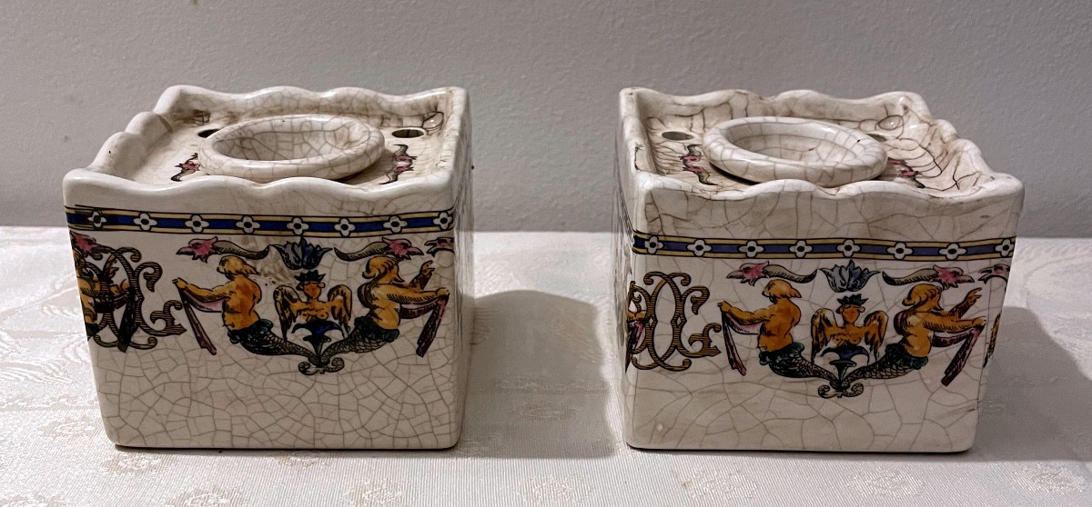 Paire d'encriers en faïence 