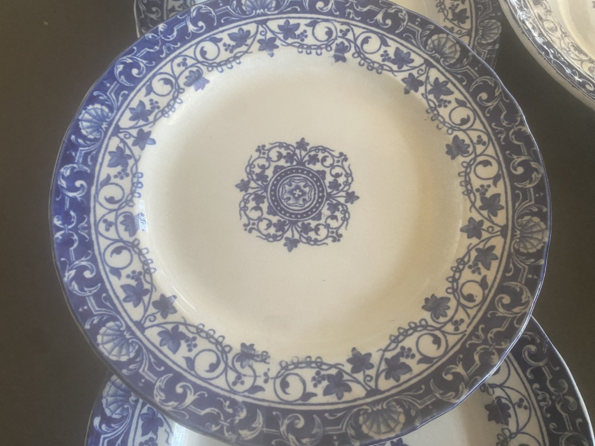 12 assiettes signé Jules Vieillard à Bordeaux modèle Louix XV-photo-2