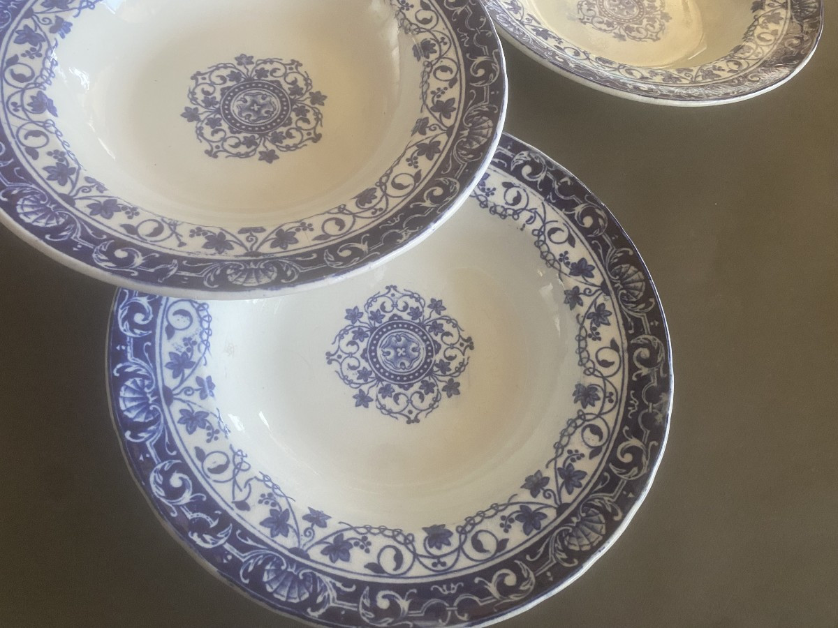 12 assiettes signé Jules Vieillard à Bordeaux modèle Louix XV-photo-4