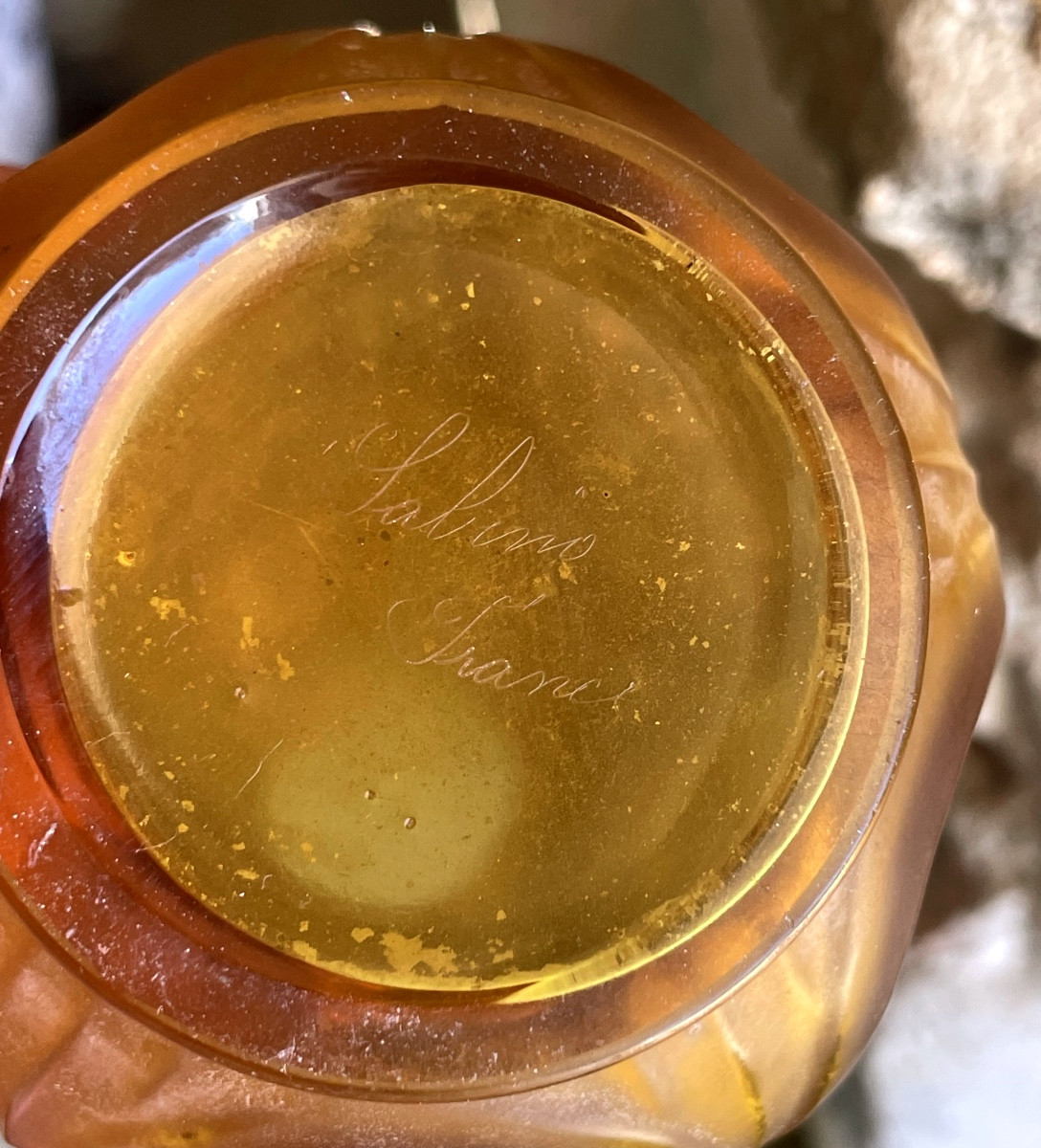 Vase Sabino France Art Déco – Modèle Alvéole – Verre Moulé Couleur Miel-photo-2