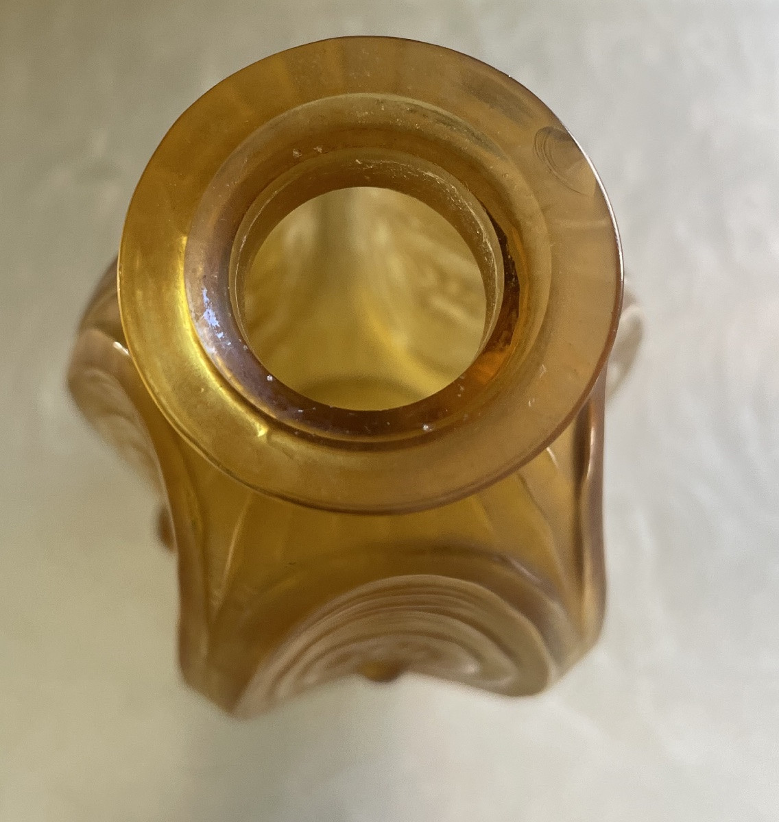 Vase Sabino France Art Déco – Modèle Alvéole – Verre Moulé Couleur Miel-photo-6