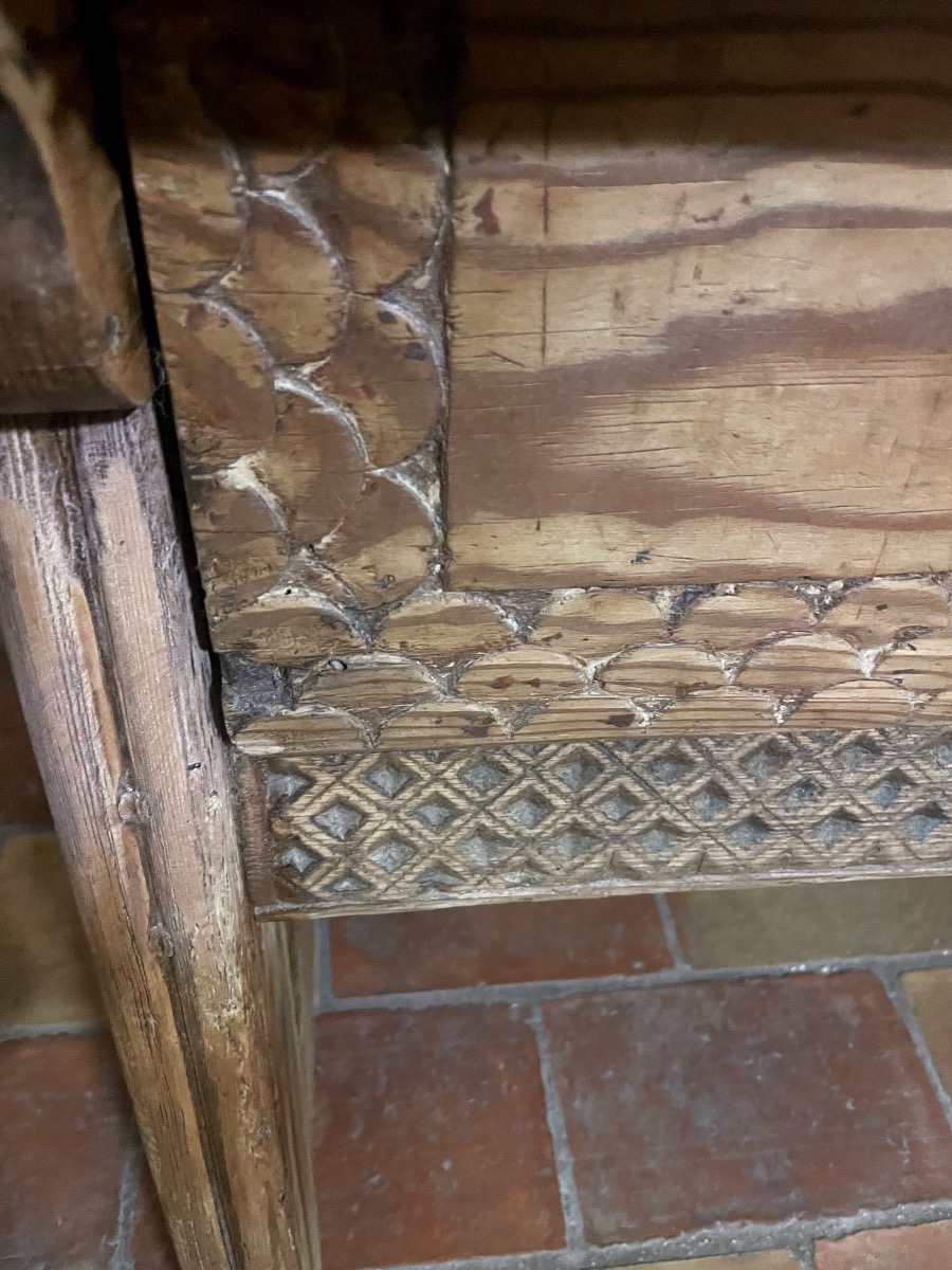 Small 19th Century Carved Pine Mountain Table-photo-2