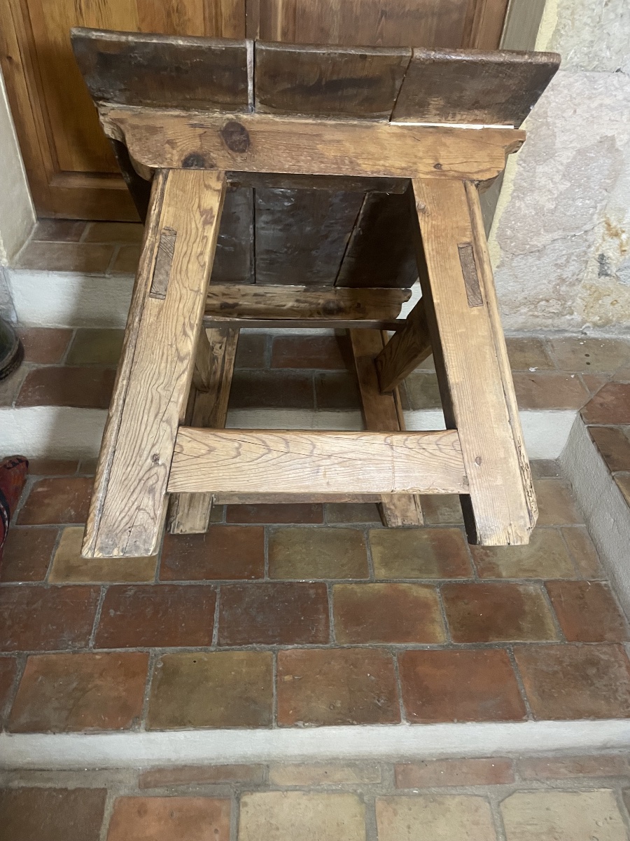Small 19th Century Carved Pine Mountain Table-photo-5