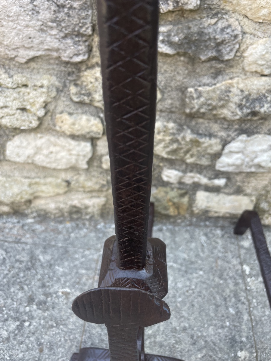 Paire de grands chenets en fer forgé – Fin XVIIIᵉ / Début XIXᵉ siècle-photo-2