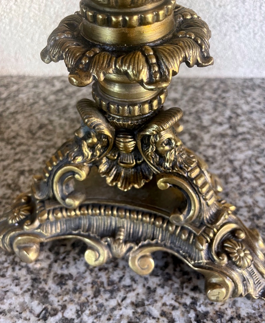Paire de candélabres en bronze à 4 lumières – Style Louis XV – Vers 1950-photo-3
