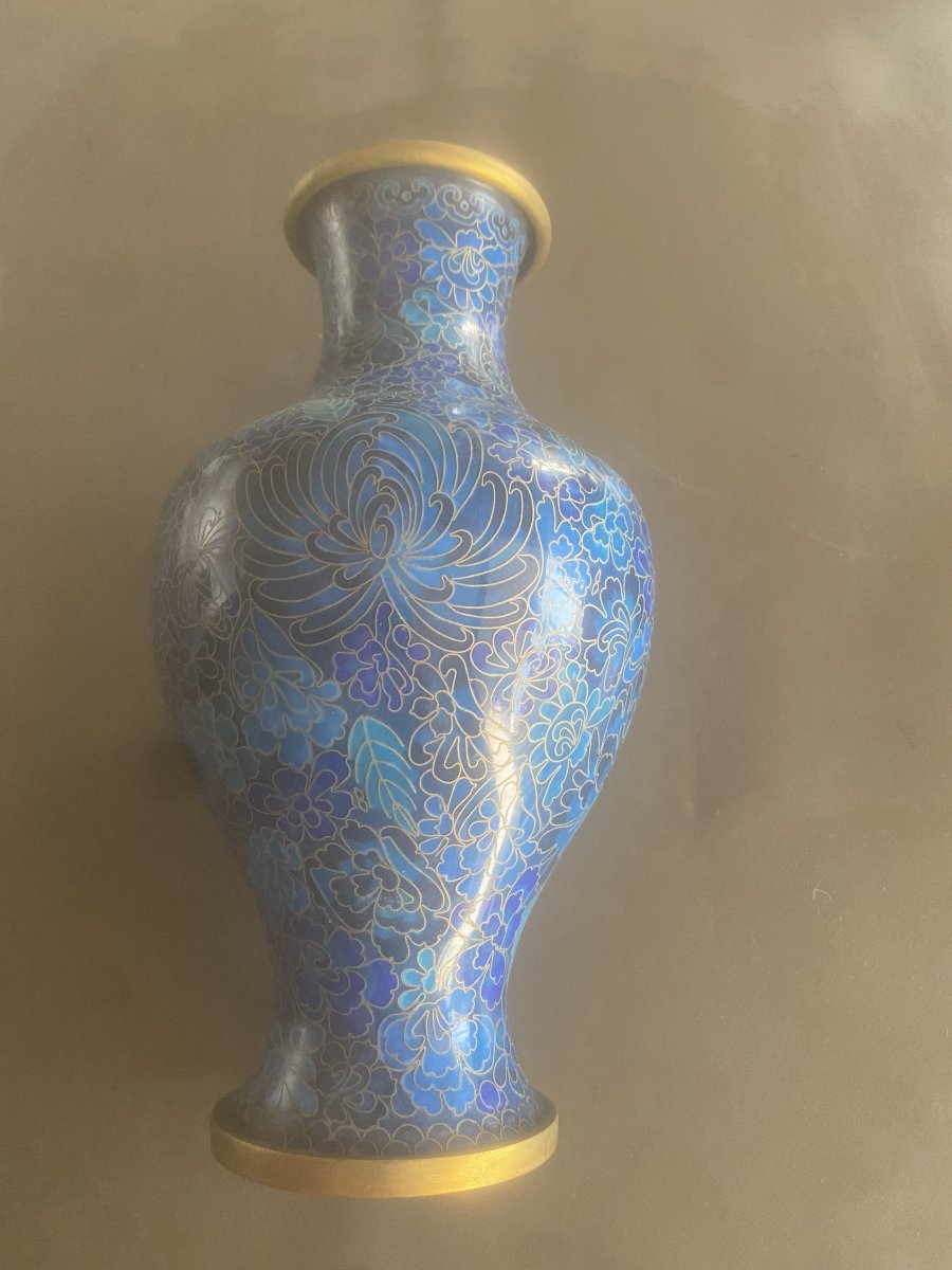un vase en cloisonné emaux sur bronze Chine première partie du XX ° siècle 