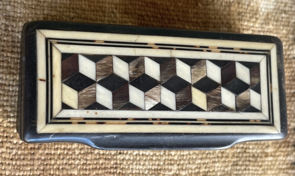 Antique Snuffbox Made Of Horn And Marquetry – 19th Century-photo-4