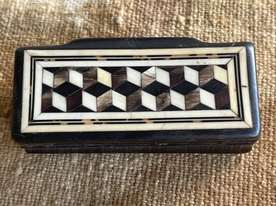 Antique Snuffbox Made Of Horn And Marquetry – 19th Century-photo-5