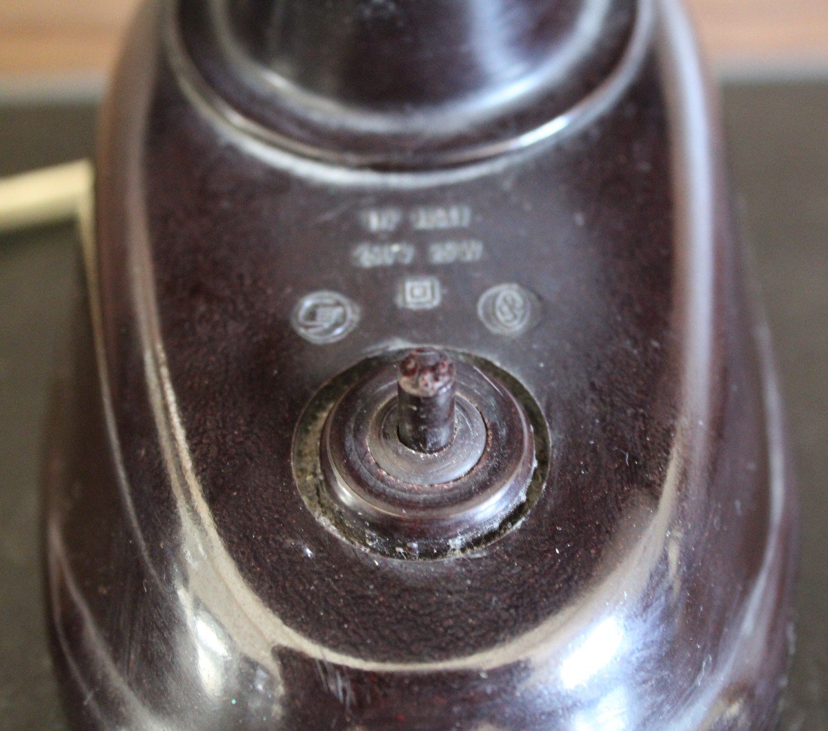 1940s Bakelite Lamp (esc)-photo-3