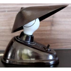 1940s Bakelite Lamp (esc)