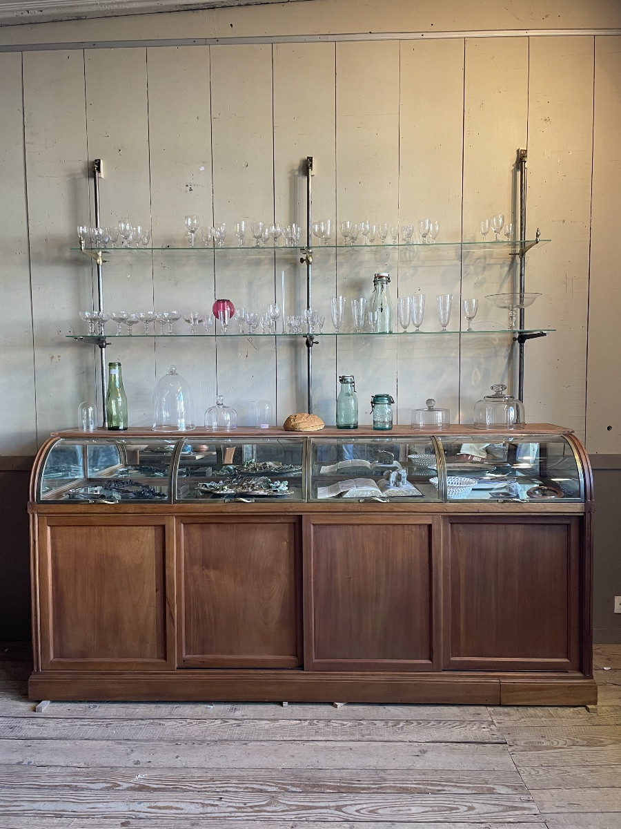 Confectioner's Cabinet In Mahogany And Curved Glass