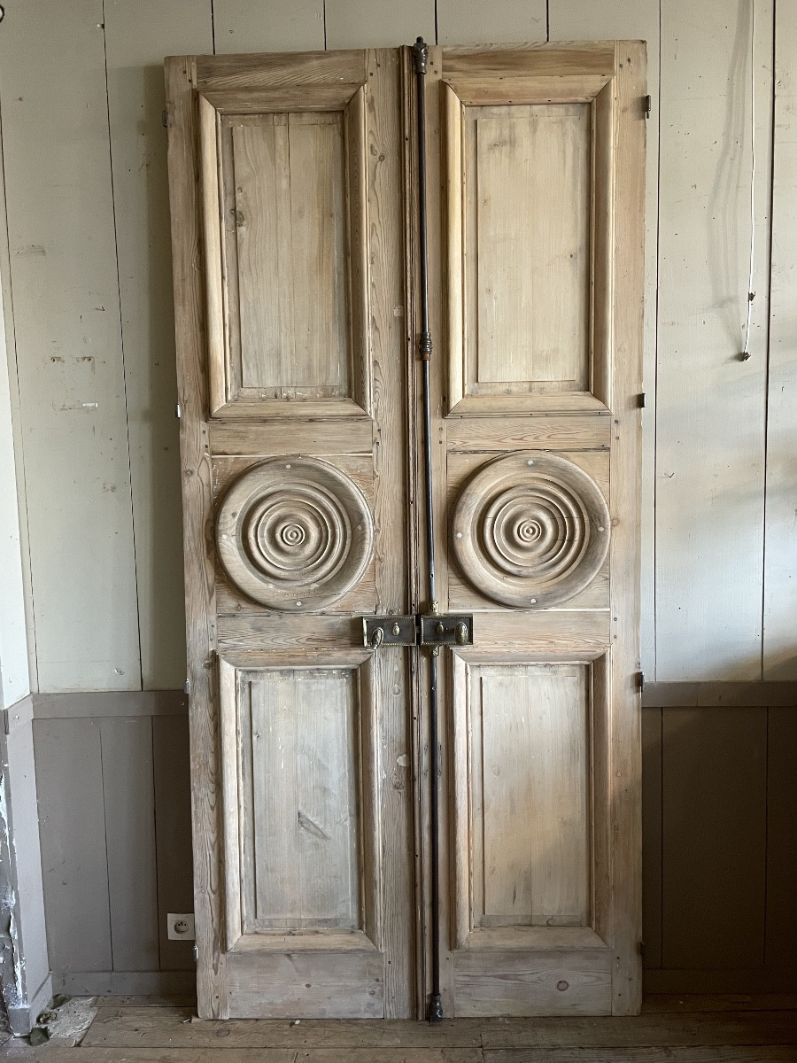 Double Haussmannian Connecting Doors