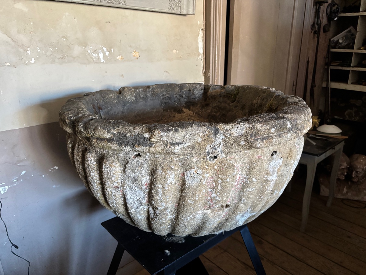 Large Stone Basin Or Trough, 72 X 41 Cm, 17th Century.