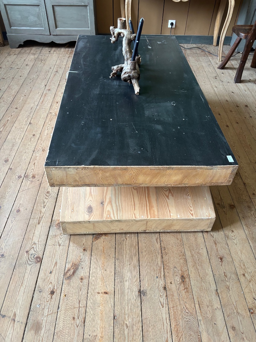Coffee Table Shaped Like A Clothespin -photo-2