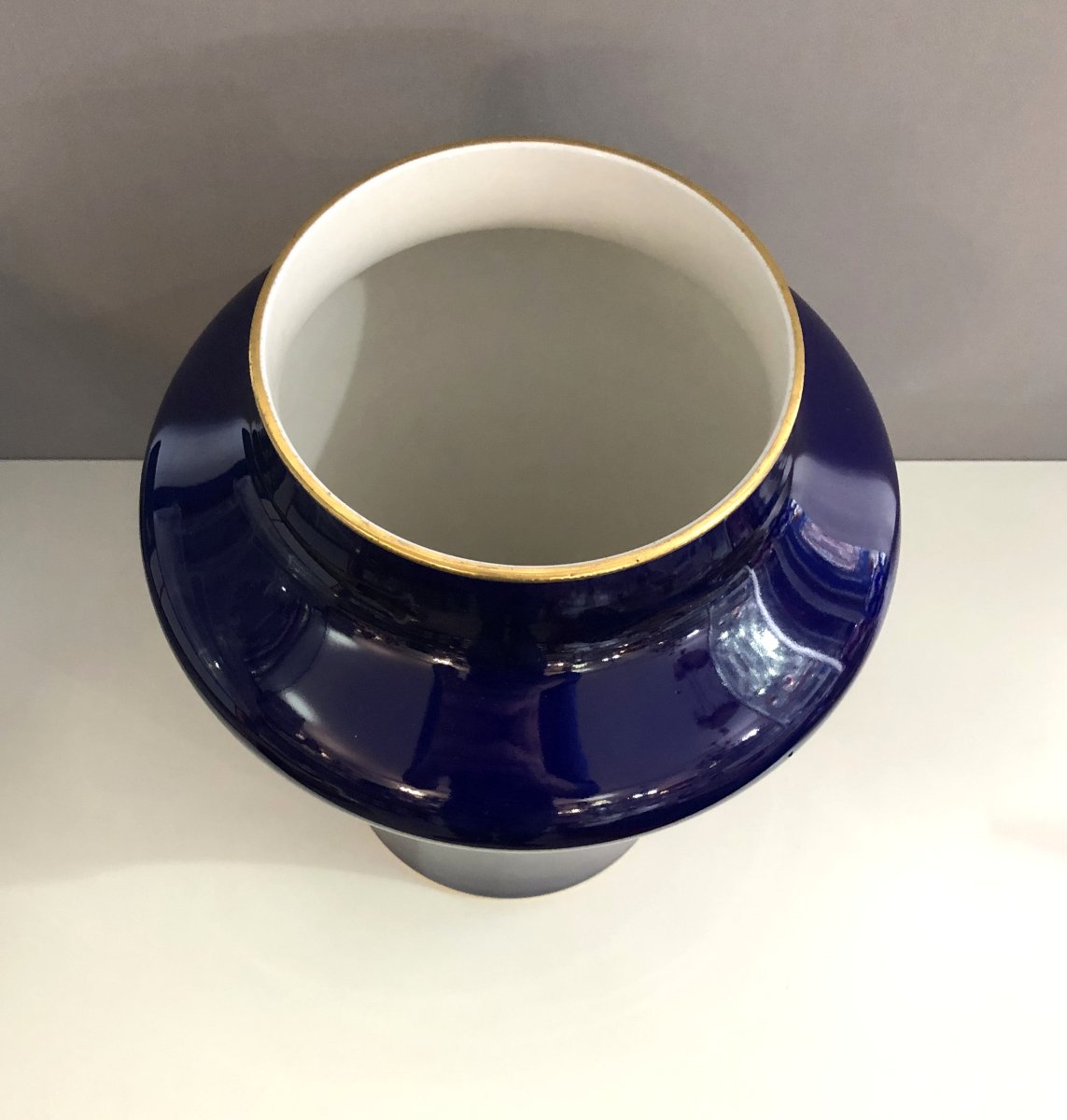 Vase en porcelaine de Sèvres signé et daté 1900-photo-2
