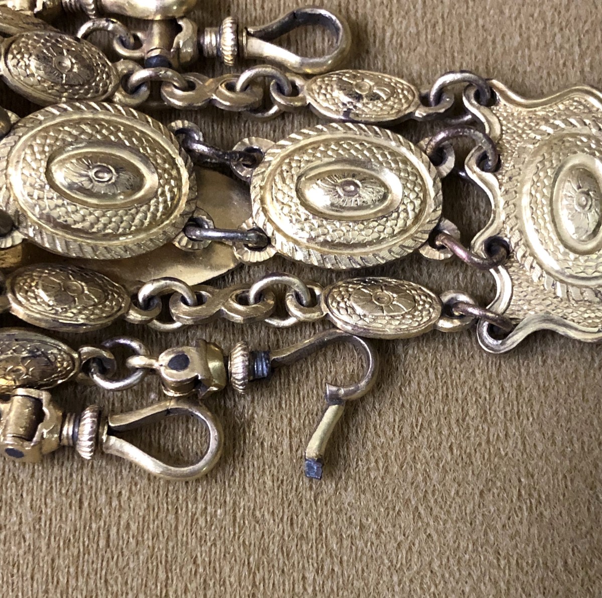 ancienne chatelaine / clavet en pomponne XVIII ème-photo-4