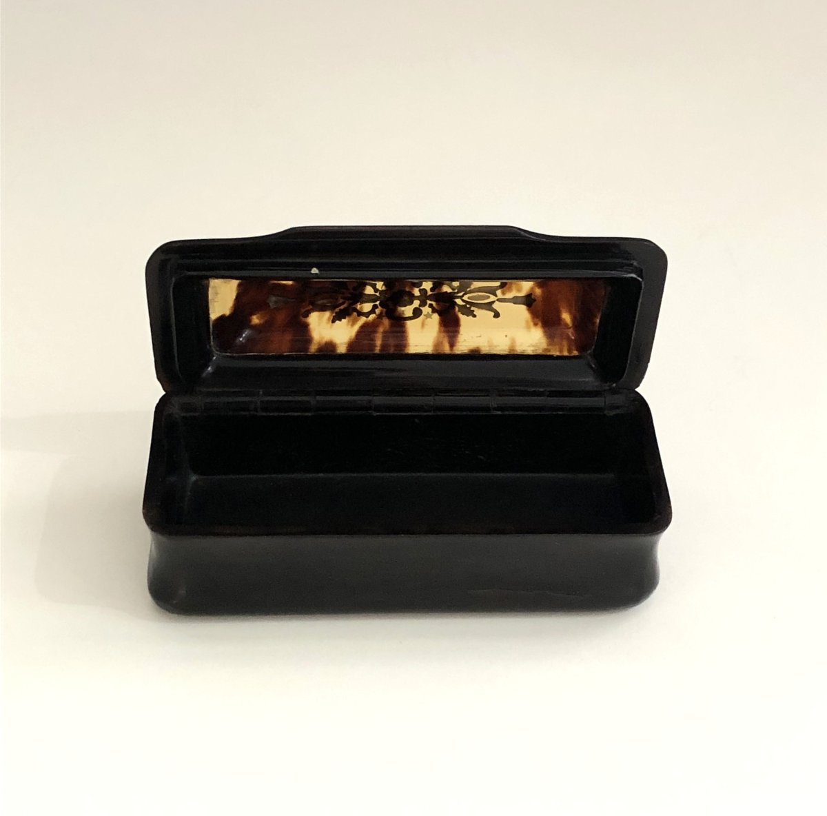 Old Horn And Tortoiseshell Snuffbox With 19th Century Inlays-photo-3