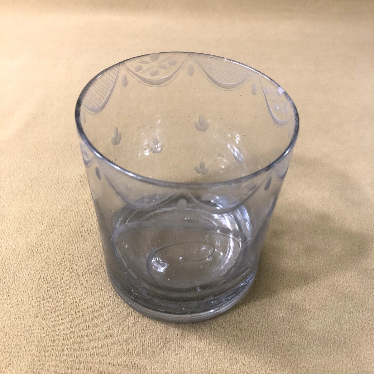 Ancien gobelet Normand en verre gravé et chiffré C - époque XVIII ème-photo-3
