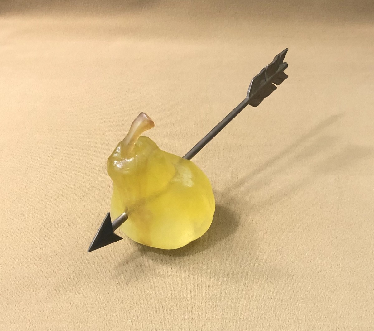 Pear Sculpture In Glass Paste Signed Daum France Hmc By Hilton Mac Connic-photo-3