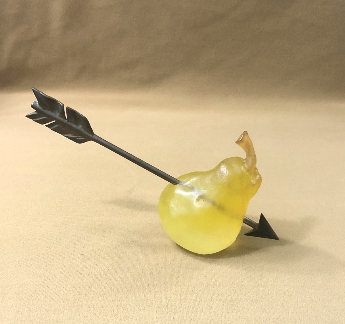 Pear Sculpture In Glass Paste Signed Daum France Hmc By Hilton Mac Connic-photo-4