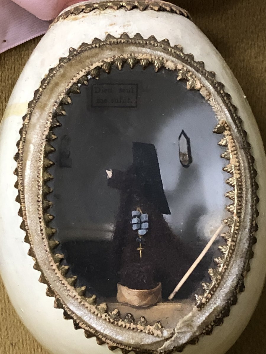 Ancienne " boite de nonne " dans un oeuf également appelé " beatiho " ou " cellule miniature "-photo-2