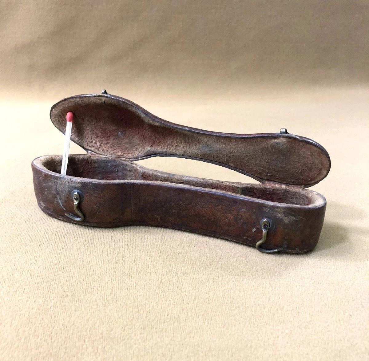 Old Leather Shaped Case For Small Solid Silver Spoons, 18th Century-photo-1