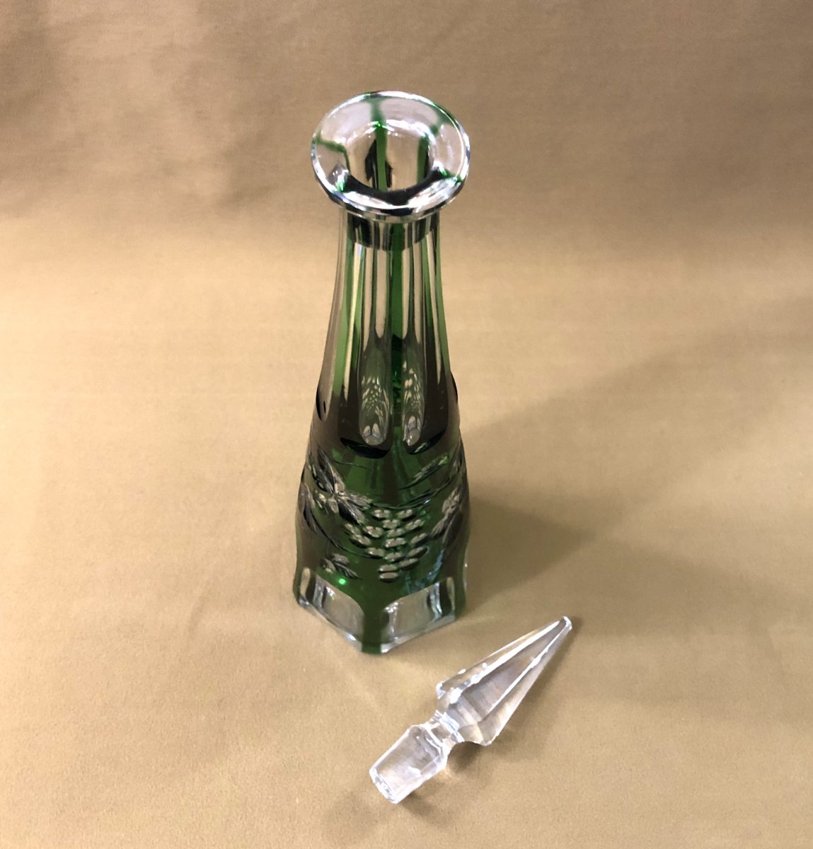Baccarat - Antique Cut Crystal Decanter With Green Lining And Vine Branch Decoration-photo-3