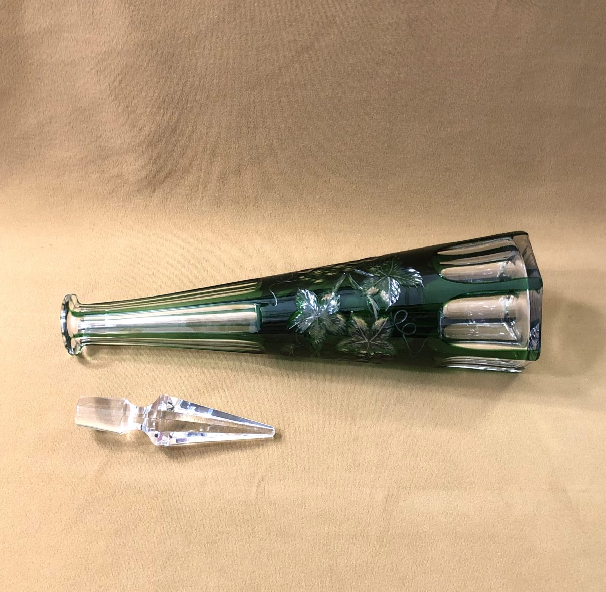 Baccarat - Antique Cut Crystal Decanter With Green Lining And Vine Branch Decoration-photo-6