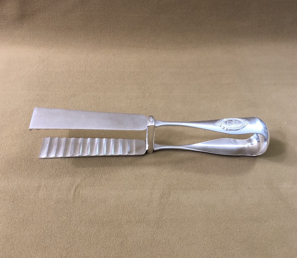 Hénin & Fils - Minerve Solid Silver Asparagus Tongs-photo-2