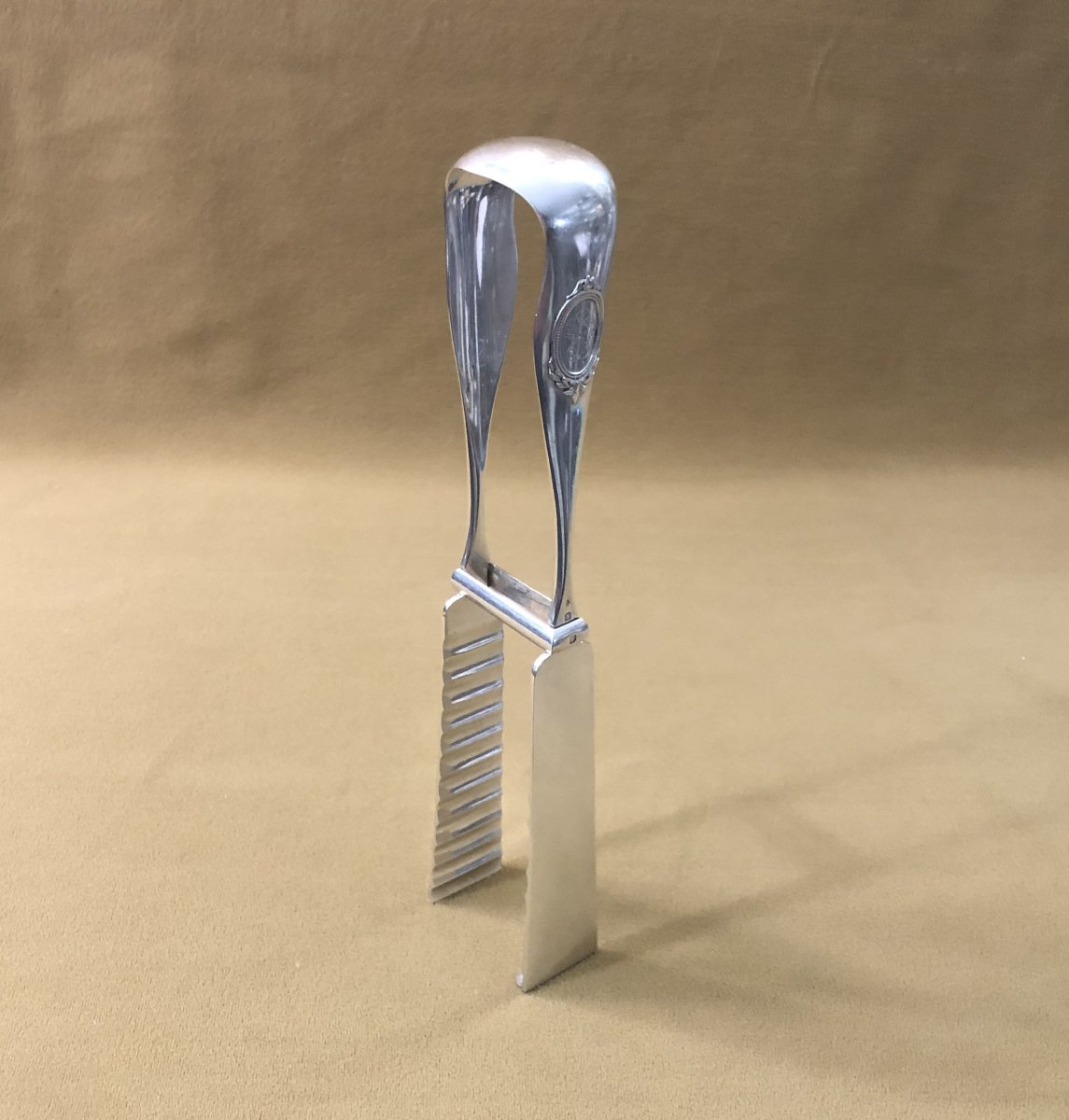 Hénin & Fils - Minerve Solid Silver Asparagus Tongs-photo-1