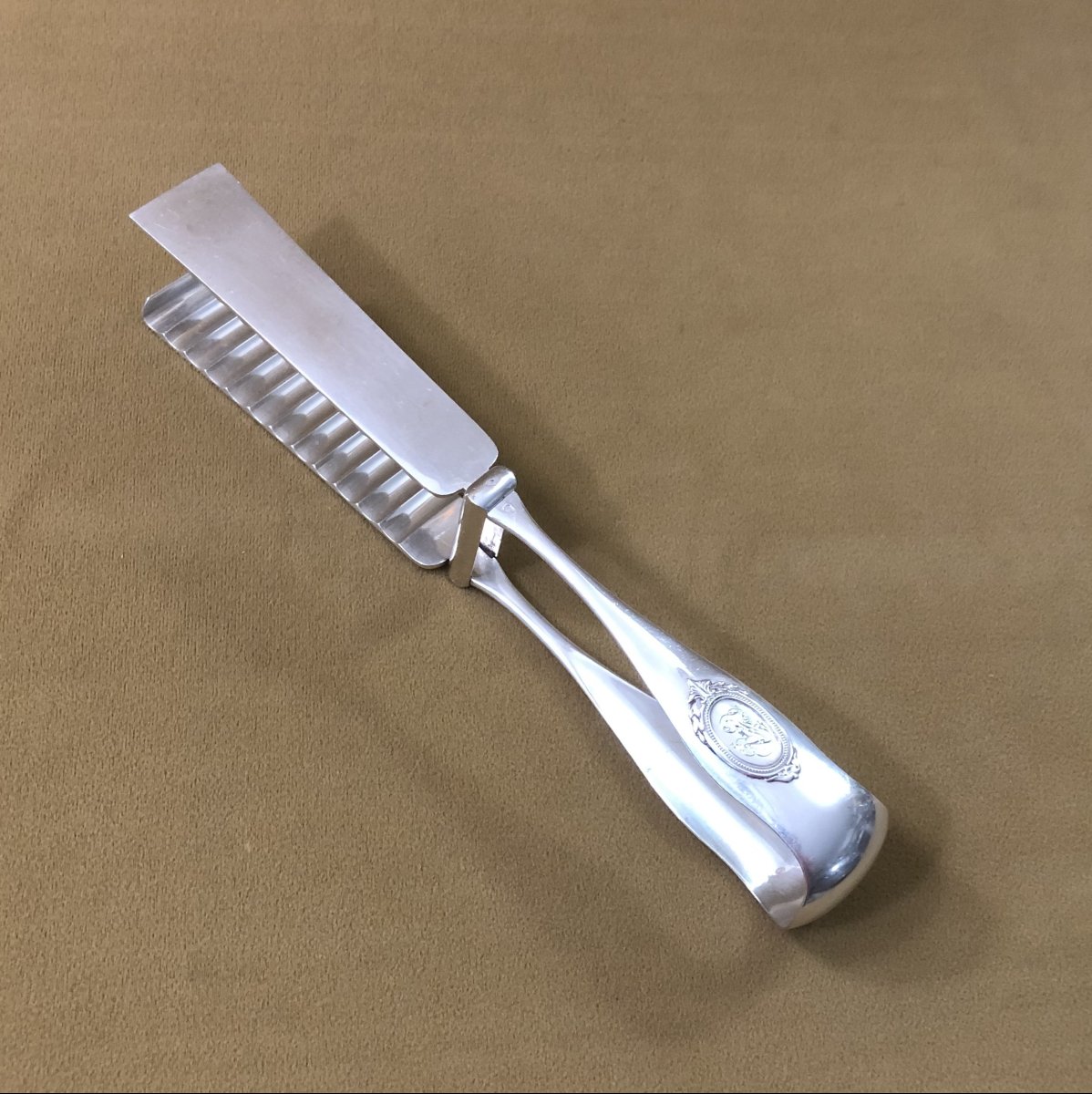 Hénin & Fils - Minerve Solid Silver Asparagus Tongs-photo-2