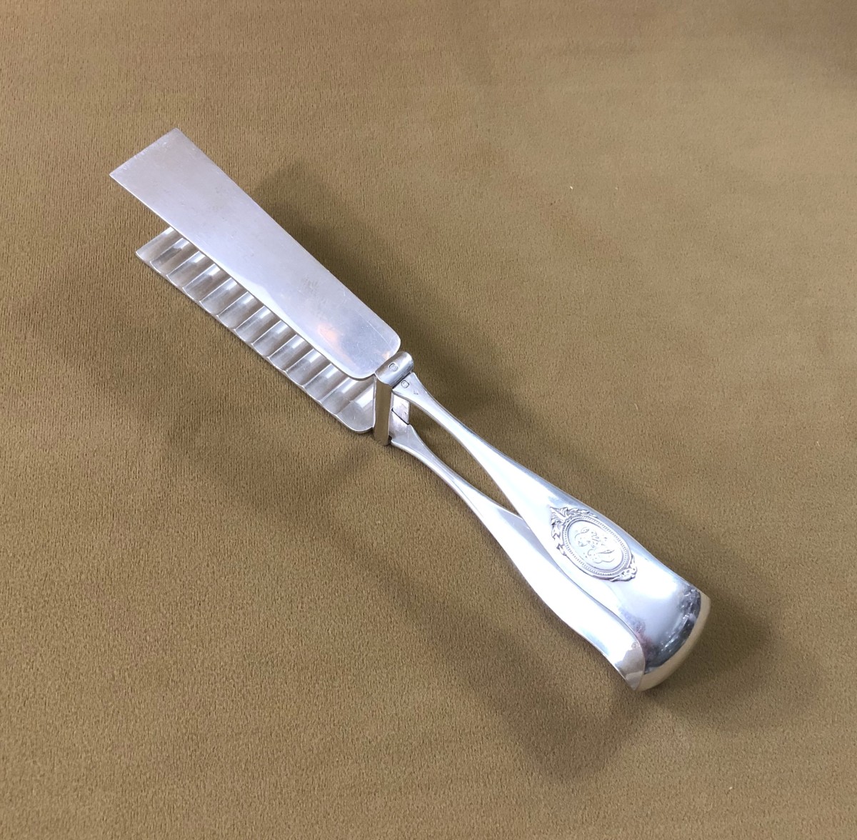 Hénin & Fils - Minerve Solid Silver Asparagus Tongs